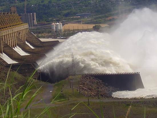 itaipu-dam-a-seven-wonder-of-the-world-brazil-9