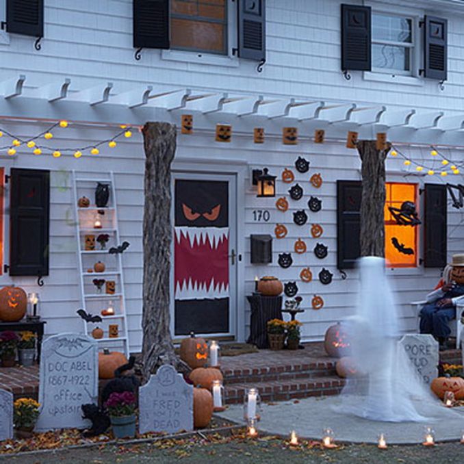 Cool-Outdoor-Halloween-Decorations-2012-Ideas_411