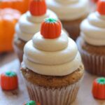 Creative Decorating Ideas for Halloween Cupcakes (3)