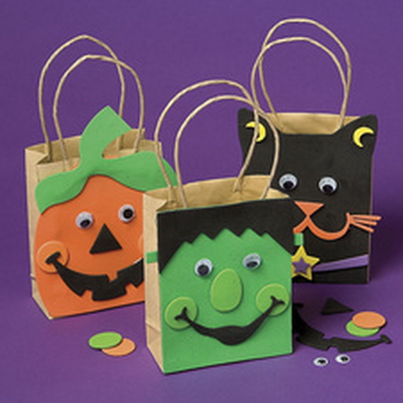 Quick and Simple Kids Halloween Bags Craft - family holiday.net/guide