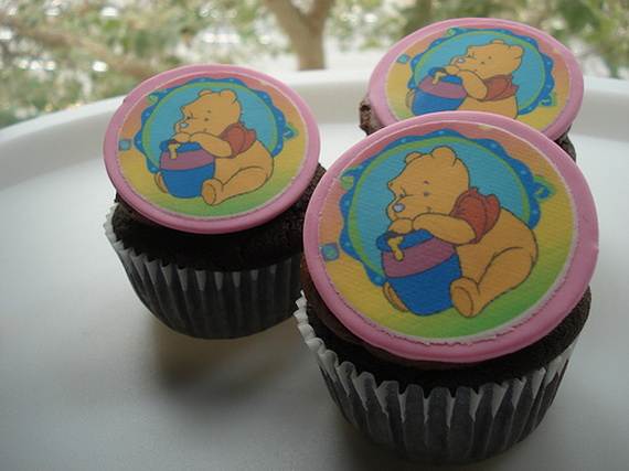 Winnie-the-Pooh-Cake-and-Cupcakes-Decorating-Ideas_15