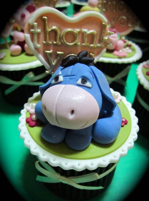 Winnie-the-Pooh-Cake-and-Cupcakes-Decorating-Ideas_41