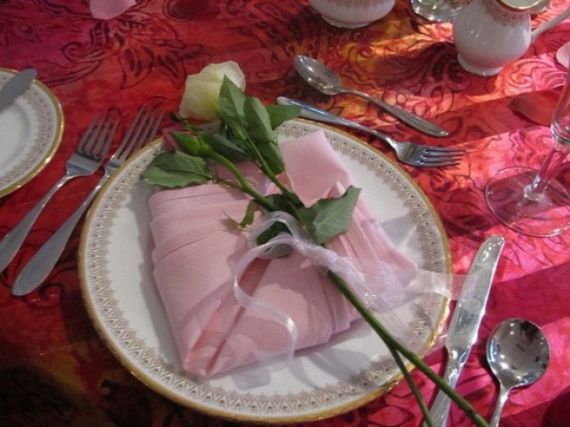 Romantic Table- Decorating- Ideas- for- Valentine's- Day-_48