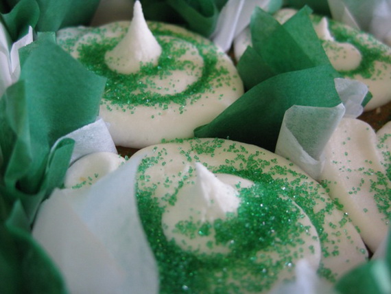 St. Patrick's Day Cupcake Decorating Ideas & Other Green Treats and Goodies