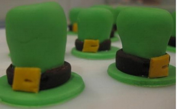 Leprechaun hat cup cakes pictures_resize