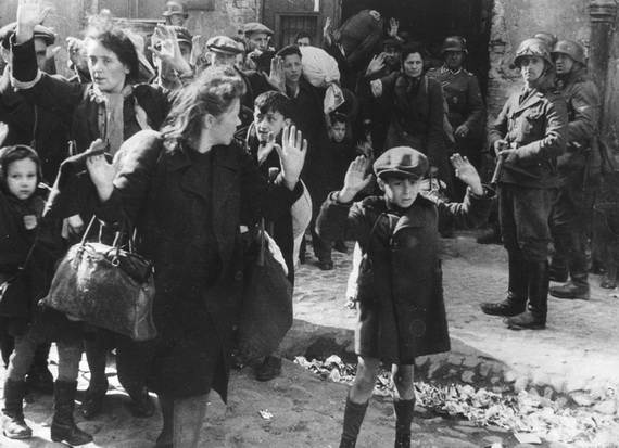 World- War- 2- Holocaust- Memorial- Day _38