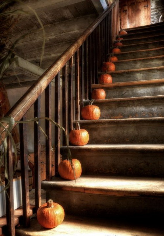 50 Unique Fall Staircase Decor Ideas_19
