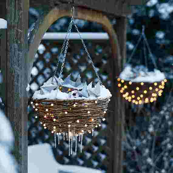 Outdoor-Christmas-Decorations-For-A-Holiday-Spirit-_341