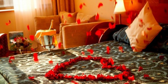 Valentine’s Day Bedroom Decoration Ideas for Your Perfect Romantic Scene_38