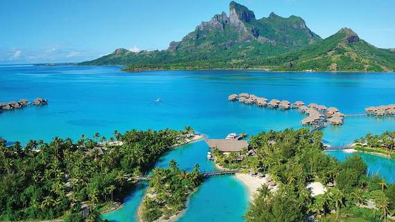 Best-Overwater-Bungalows-In-Tahiti-Le-Meridien-Bora-Bora-_81