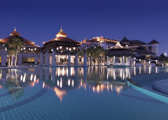 Anantara_Dubai_The_Palm_Resort_Main_Swimming_Pool_Night