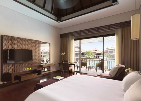 Anantara_Dubai_The_Palm_Resort_Premier_Lagoon_View_Room_Bedroom