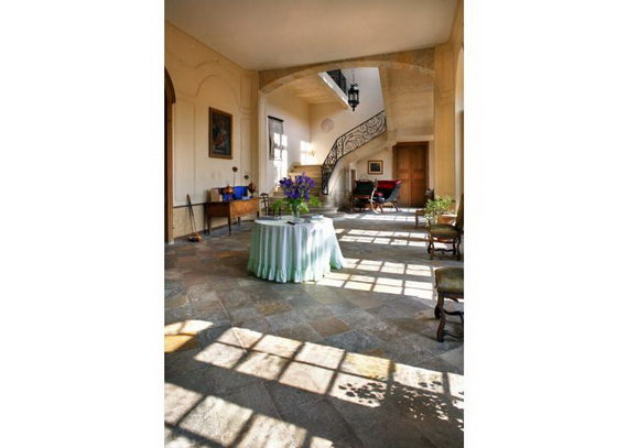 C18th Burgundy Chateau a Charming Hotel in Bourgogne France_10