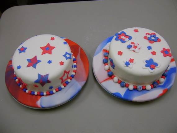 Spectacular Red, Blue, and White Cupcake Decorating Ideas (14)