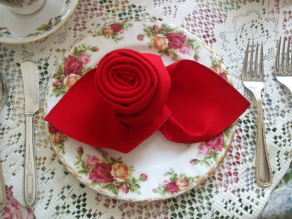 Creative Napkin Folds for Your Holiday Table (27)