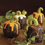 45-Edible-Decoration-Ideas-for-Halloween-Cakes-and-Cupcak-13