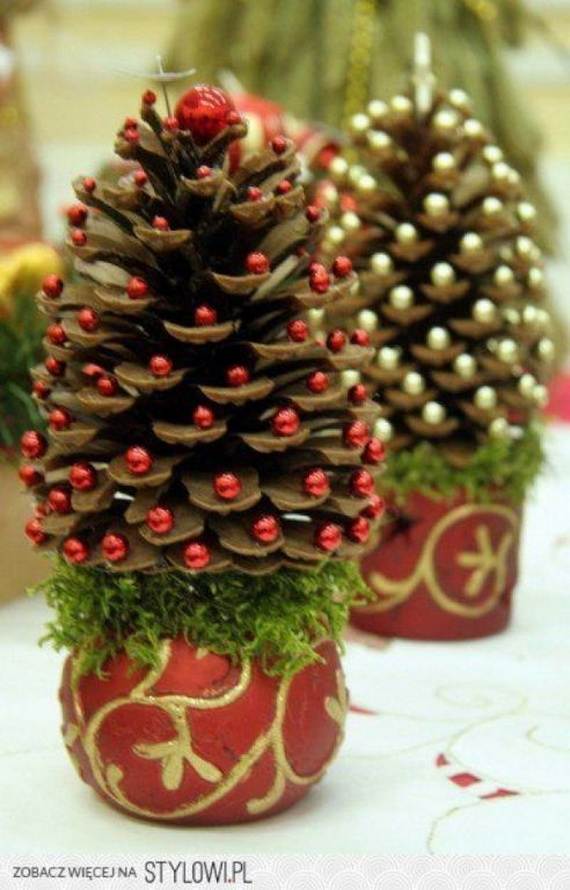 40-Awesome-Pinecone-Decorations-For-the-holidays-3