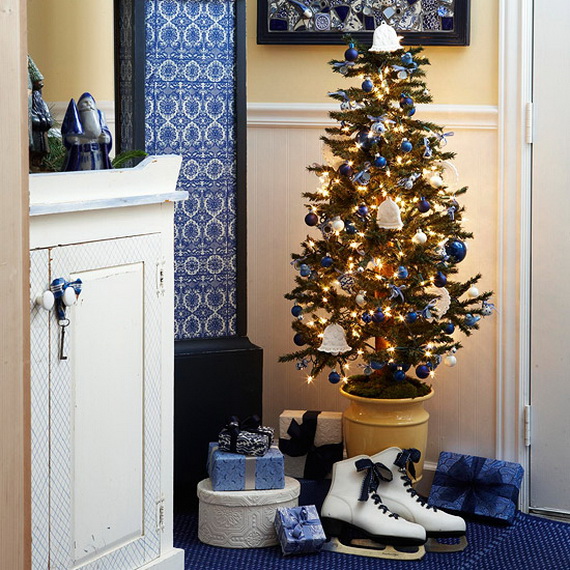 Festive Holiday Decor Ideas for Small Spaces (38)