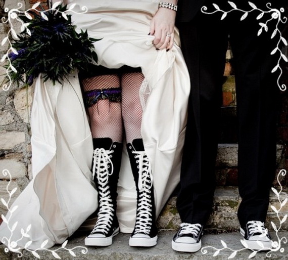 Gorgeous Halloween Wedding Shoes Inspirations For a Spooky Big Day_23