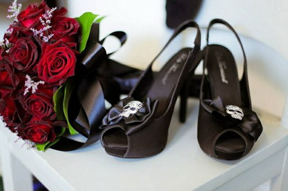 Gorgeous Halloween Wedding Shoes Inspirations For a Spooky Big Day_31