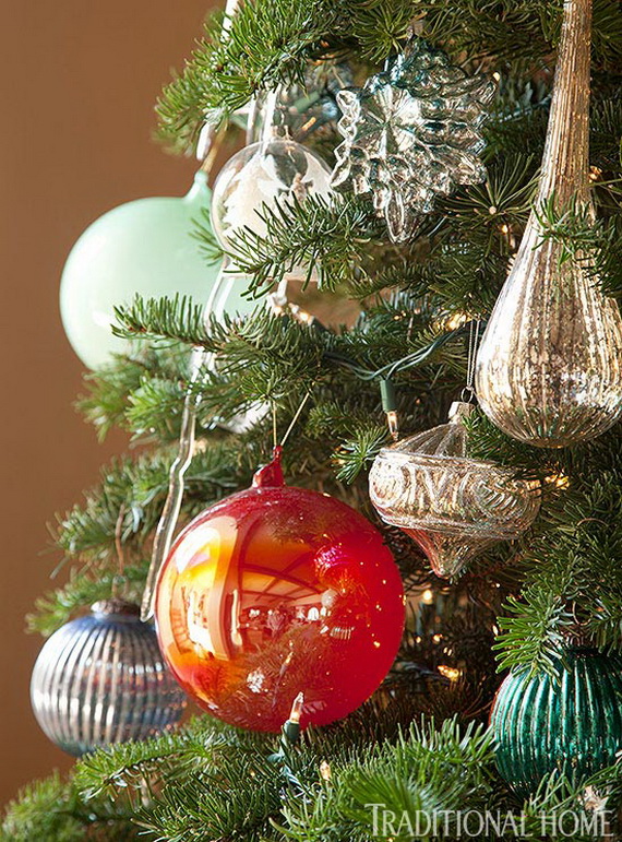 How to Decorate a Christmas Tree Traditionally In Easy Steps_97