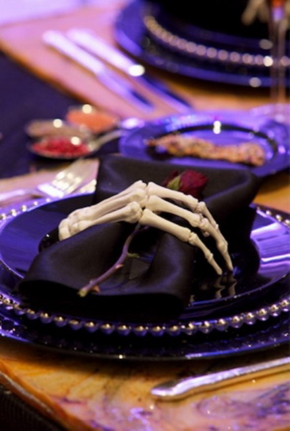 Whimsical Spooky Halloween Table Decoration Wedding Ideas _55