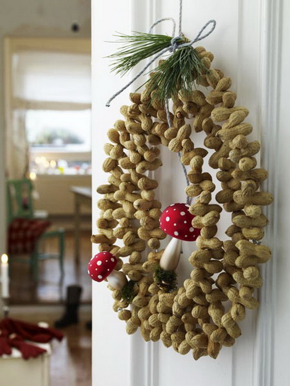Creative Christmas Wreath Decor Ideas_69