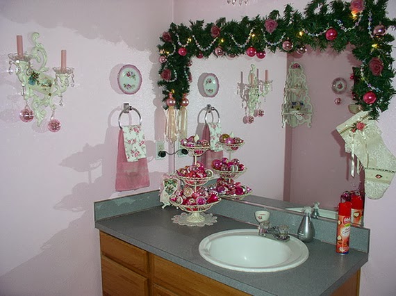 Festive Bathroom Decorating Ideas For Christmas_42