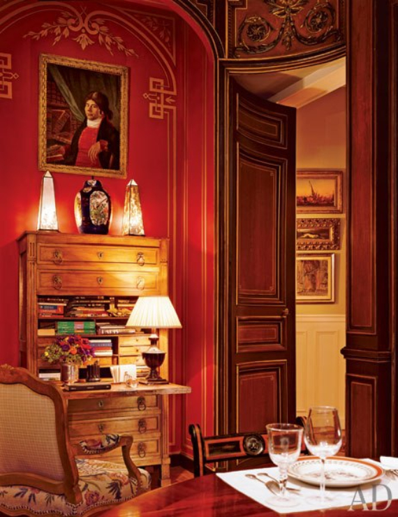 Hot Valentine Room Designs in Rich and Energetic Red Colors   (39)