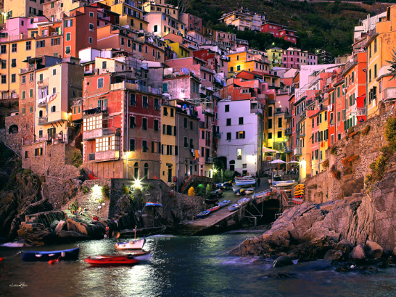 Riomaggiore An Incredible cliff-Side Village In Italy (9)
