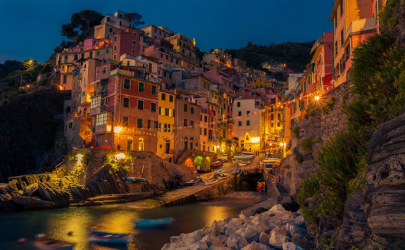 The Colorful Cliff-Side Town of Manarola , La Spezia,  Italy (28)