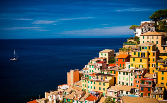 The Colorful Cliff-Side Town of Manarola , La Spezia,  Italy (29)