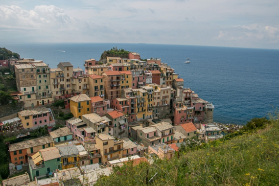 The Colorful Cliff-Side Town of Manarola , La Spezia,  Italy (4)