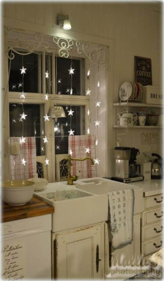 45-Atmospheric-Holiday-Decorating-Ideas-With-Fairy-Lights-111