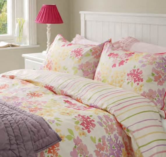 romantic-symphony-of-silence-in-the-new-interior-painterly-floral-from-laura-ashley-5