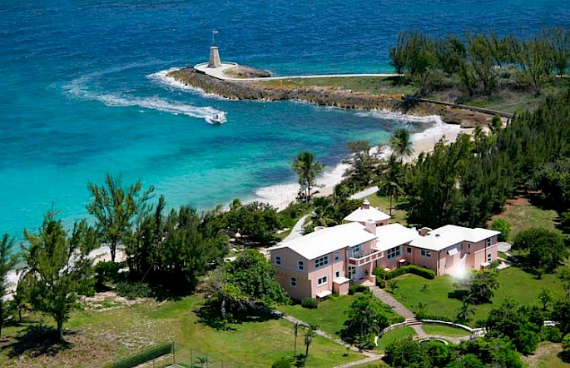 Living Large Within a Natural Paradise The Little Whale Cay in Bahamas (2)