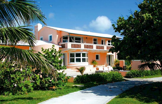 Living Large Within a Natural Paradise The Little Whale Cay in Bahamas (28)
