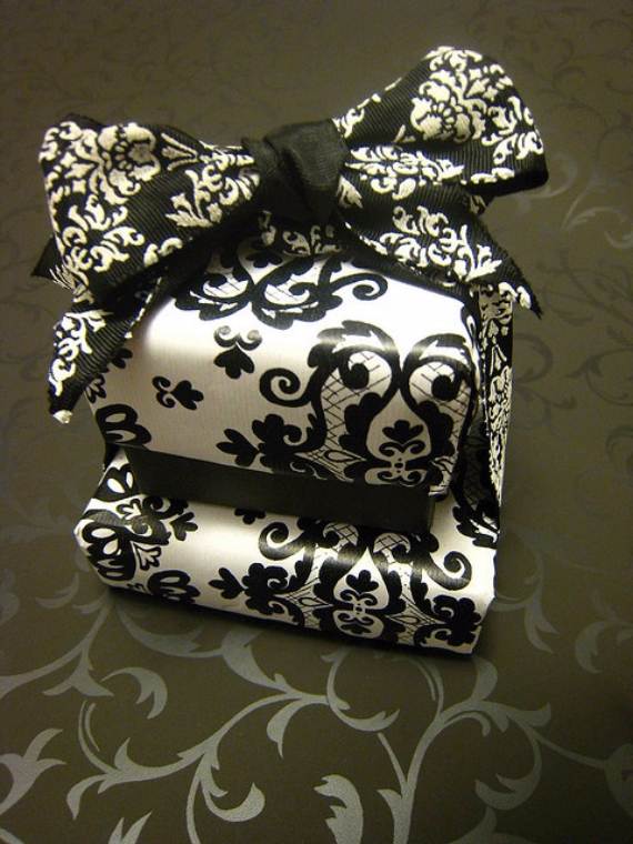 Creative-Gift-Decoration-Wrapping-Ideas-391