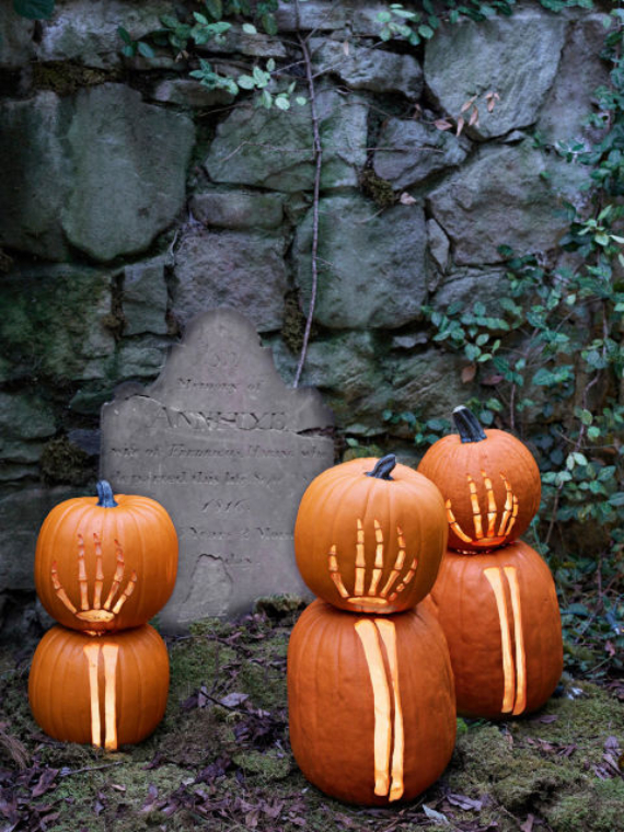 New Ways to Decorate Your Halloween Pumpkins (22)