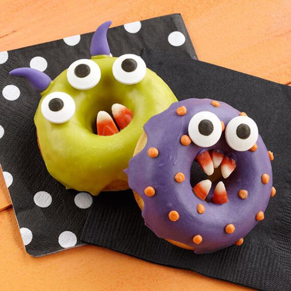 Easy Halloween Treats Doughnuts of Doom (5)