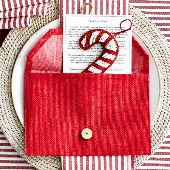 Christmas Dining Table Decor In Red And White (3)