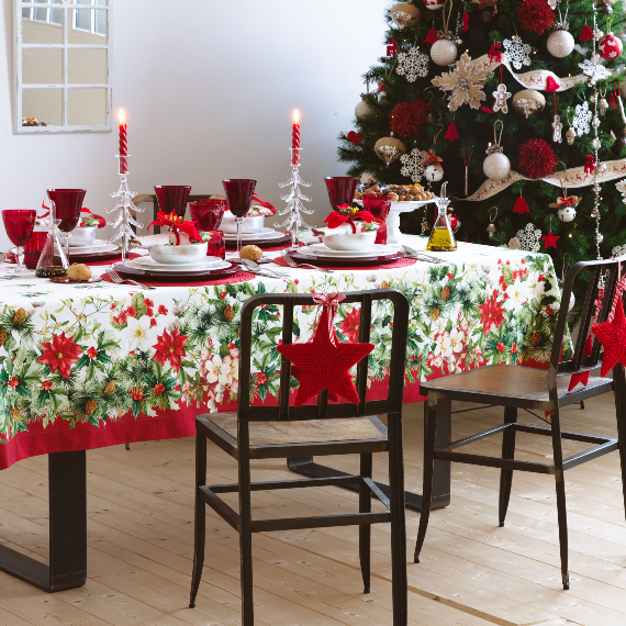 Christmas Dining Table Decor In Red And White (6)