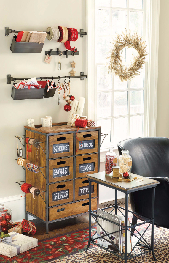 Stylish Home Office Christmas Decoration Ideas (17)