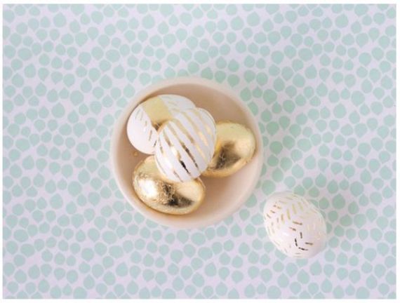 Creative Easter Decorations In Black, White And Gold (1)