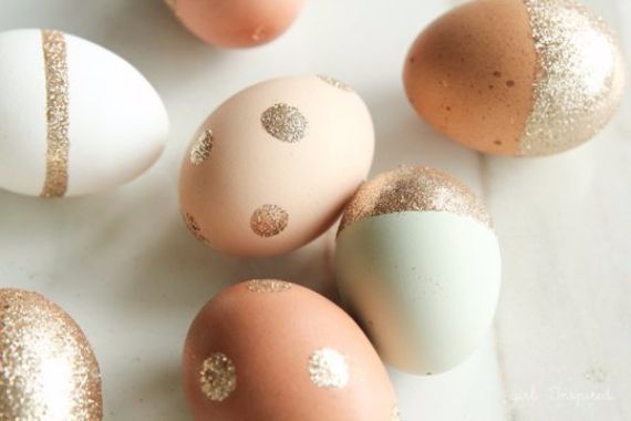 Creative Easter Decorations In Black, White And Gold (3)