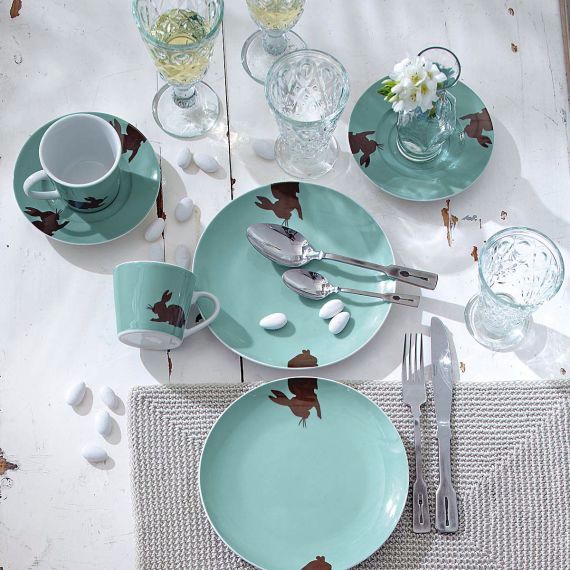 Creative Easter Table Setting Ideas In Blue And White (2)