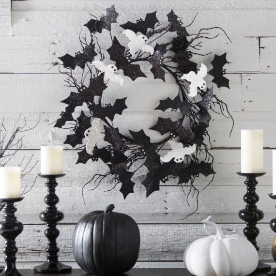 Elegant Gothic, Ghastly & Gory Halloween Decorations (12)