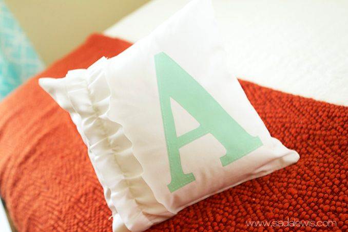 11 Easy decorative Handmade Appealing Printed Pillow Ideas