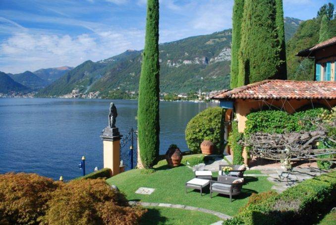 Delightful Villa On Lake Como Italy (11)
