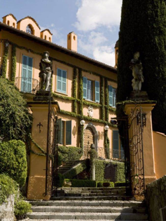 Delightful Villa On Lake Como Italy (47)